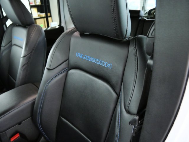 Used 2024 Jeep Wrangler Unlimited Rubicon 4xe AWD/4WD image 19