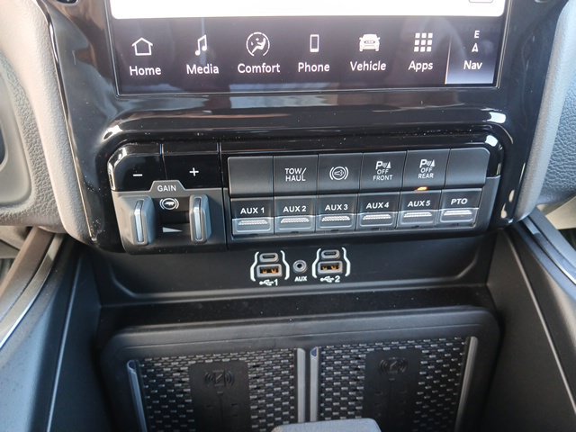 New 2027 RAM 4500 4x4 Crew Cab DRW w/ Laramie Trim Package image 40