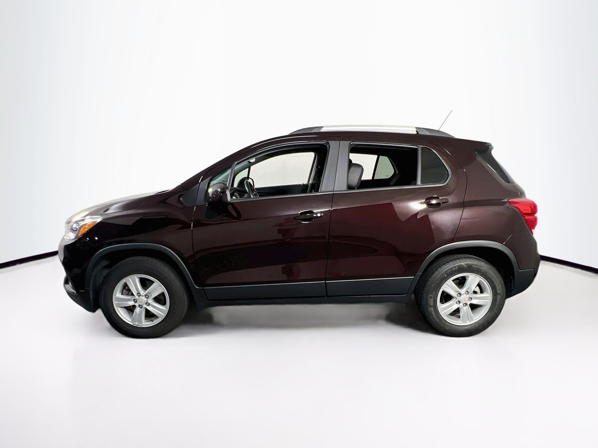 Used 2021 Chevrolet Trax LT w/ LT Convenience Package AWD/4WD image 8