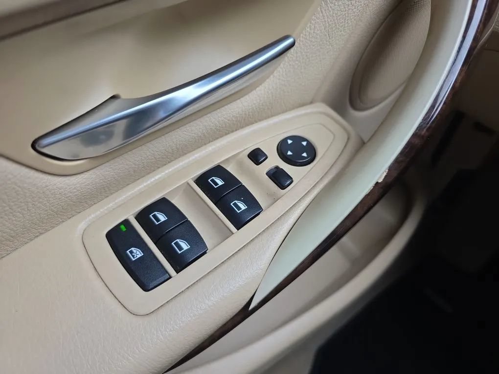 Used 2015 BMW 328i Sedan RWD image 24