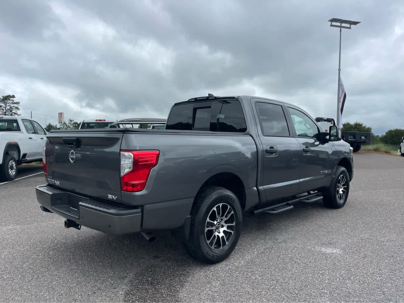 Used 2023 Nissan Titan SV w/ SV Convenience Package RWD image 5