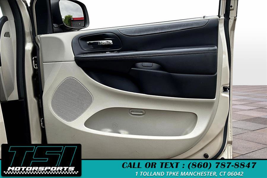 Used 2012 Dodge Grand Caravan SE image 24