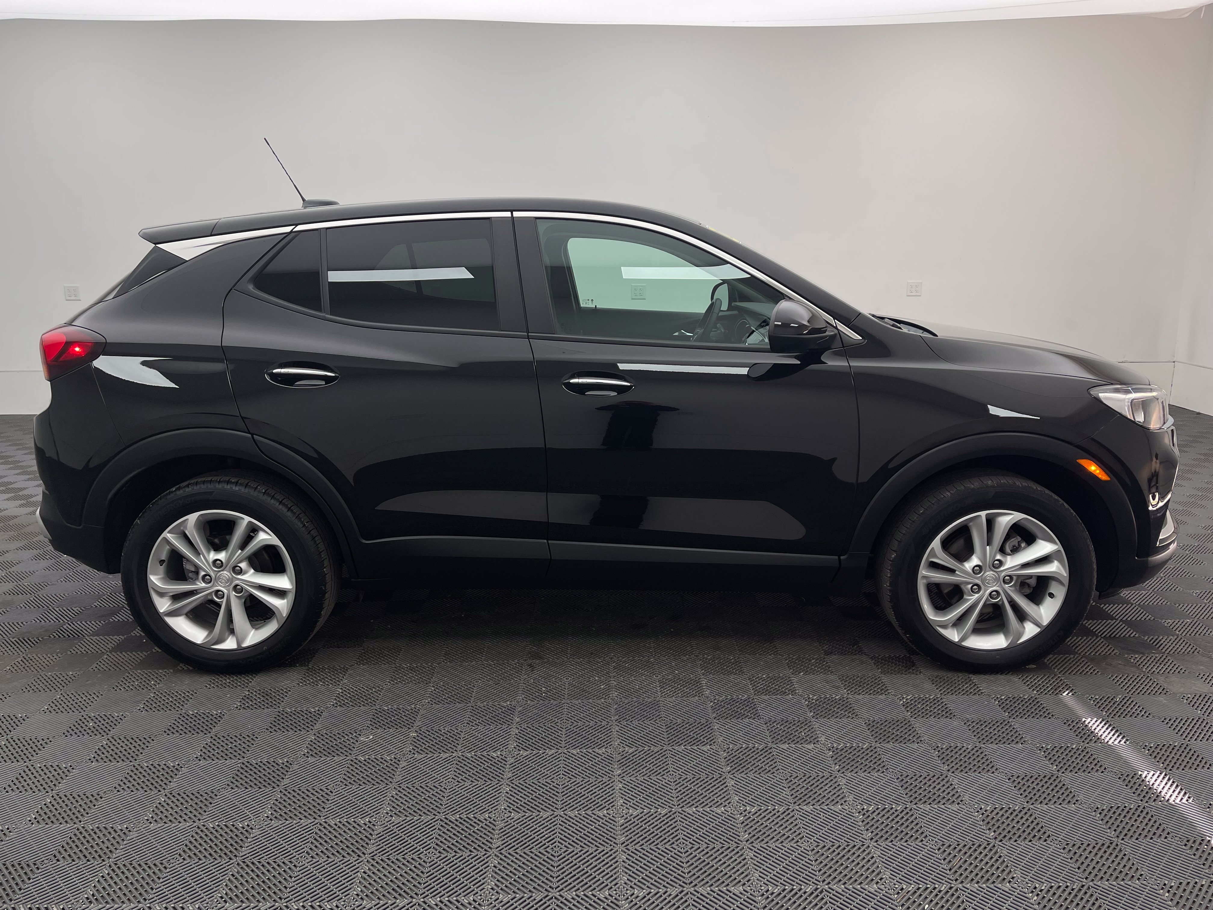 Used 2023 Buick Encore GX Preferred w/ Cold Weather Comfort Package AWD/4WD image 6