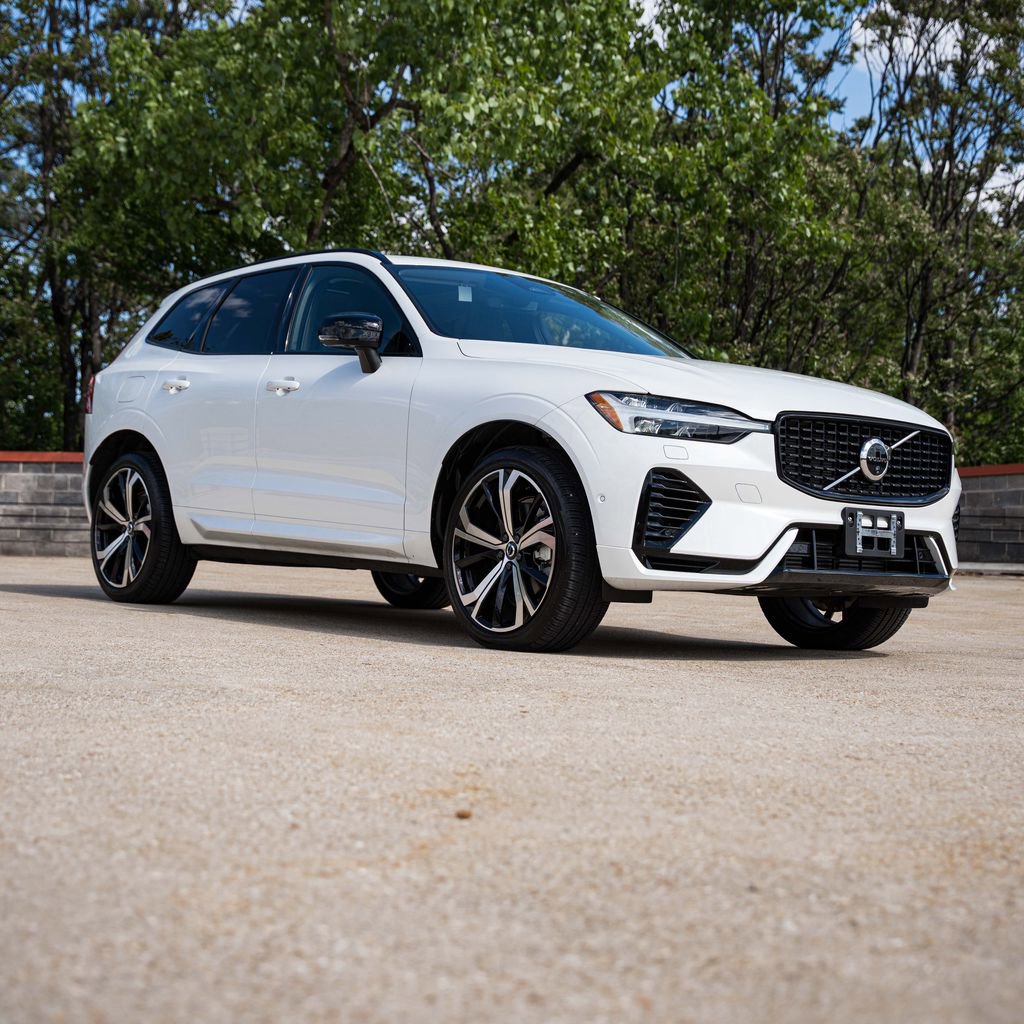 Certified 2025 Volvo XC60 T8 Ultra w/ Climate Package AWD/4WD image 7