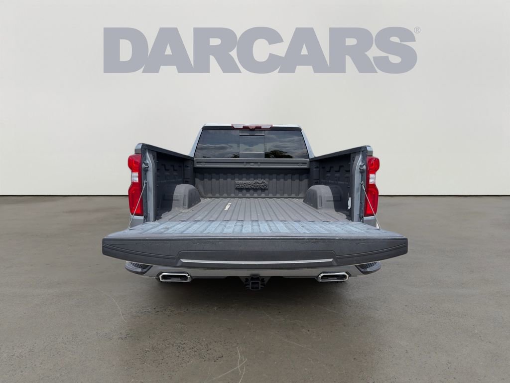 Used 2022 Chevrolet Silverado 1500 High Country w/ Technology Package AWD/4WD image 14