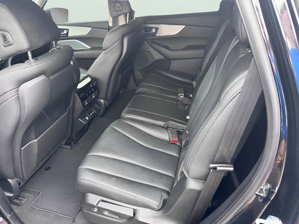 Used 2025 Acura MDX FWD image 11