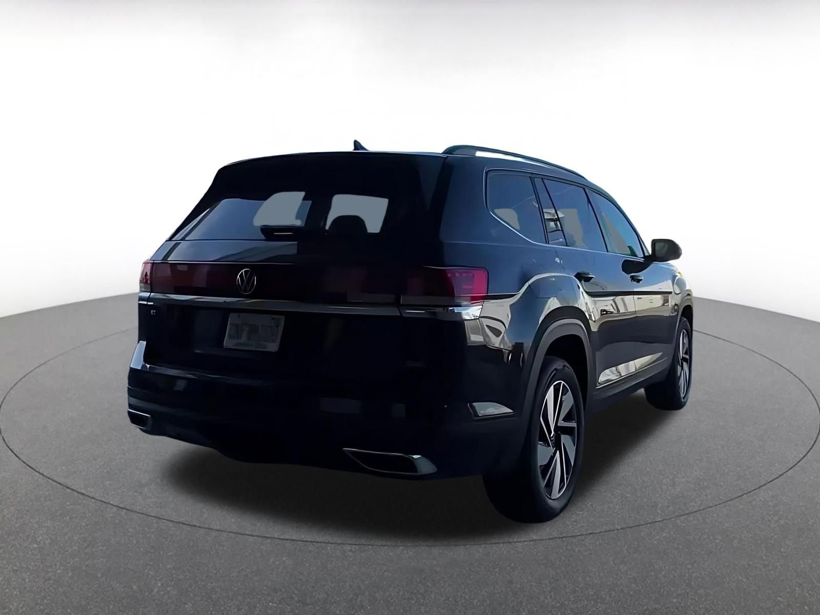 Used 2025 Volkswagen Atlas SE FWD image 12