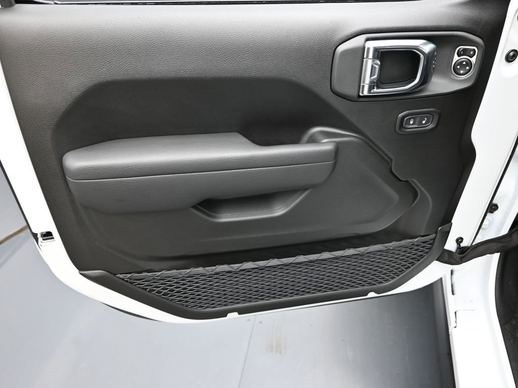 New 2025 Jeep Wrangler Unlimited Rubicon w/ Technology Group image 9