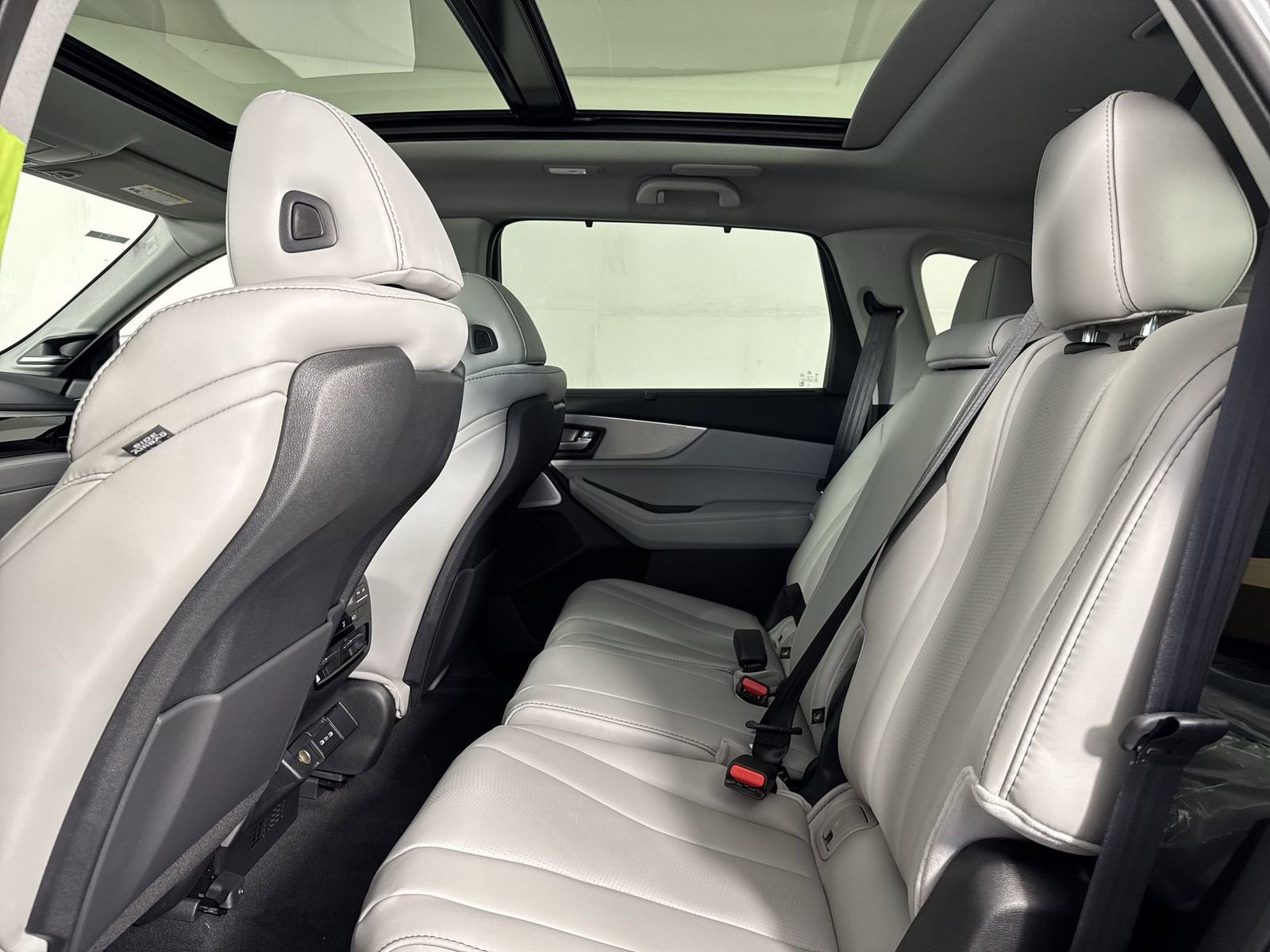 Used 2026 Acura MDX SH-AWD w/ Technology Package image 22