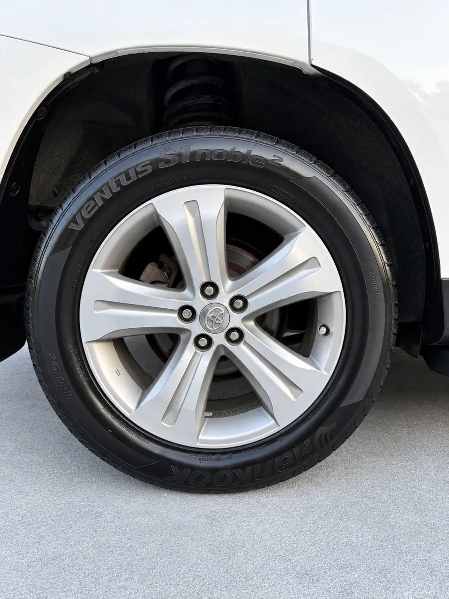 Used 2013 Toyota Highlander Limited AWD/4WD image 24