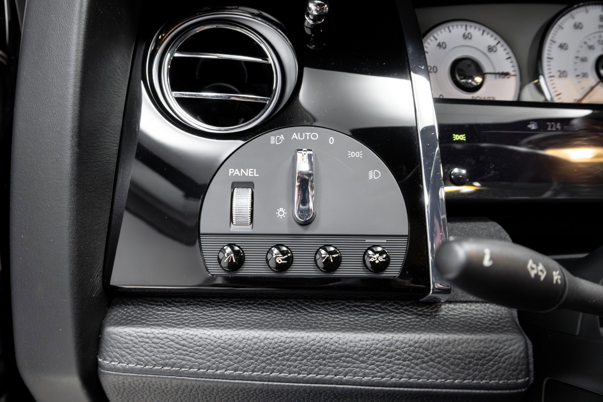 Used 2011 Rolls-Royce Ghost image 41