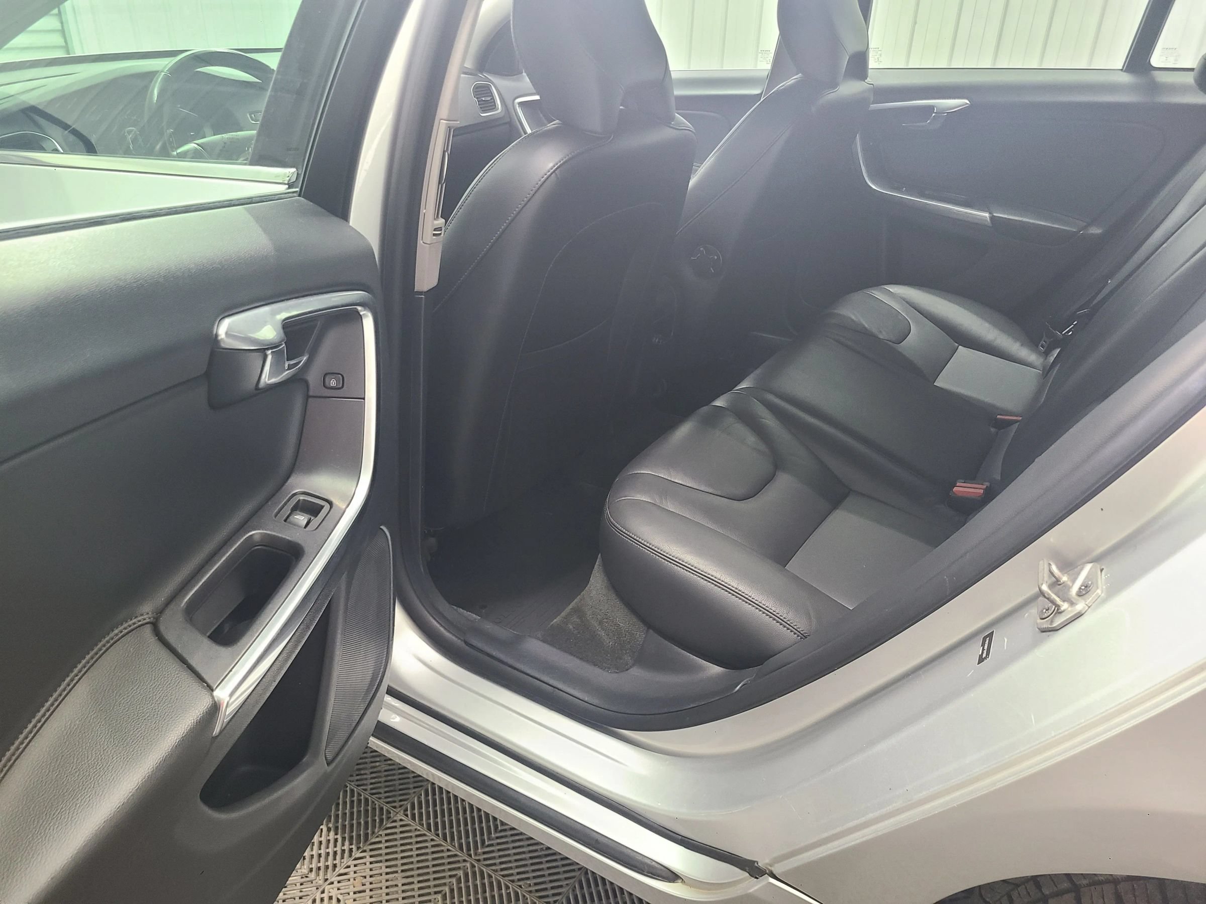 Used 2015 Volvo V60 T5 Premier AWD/4WD image 34