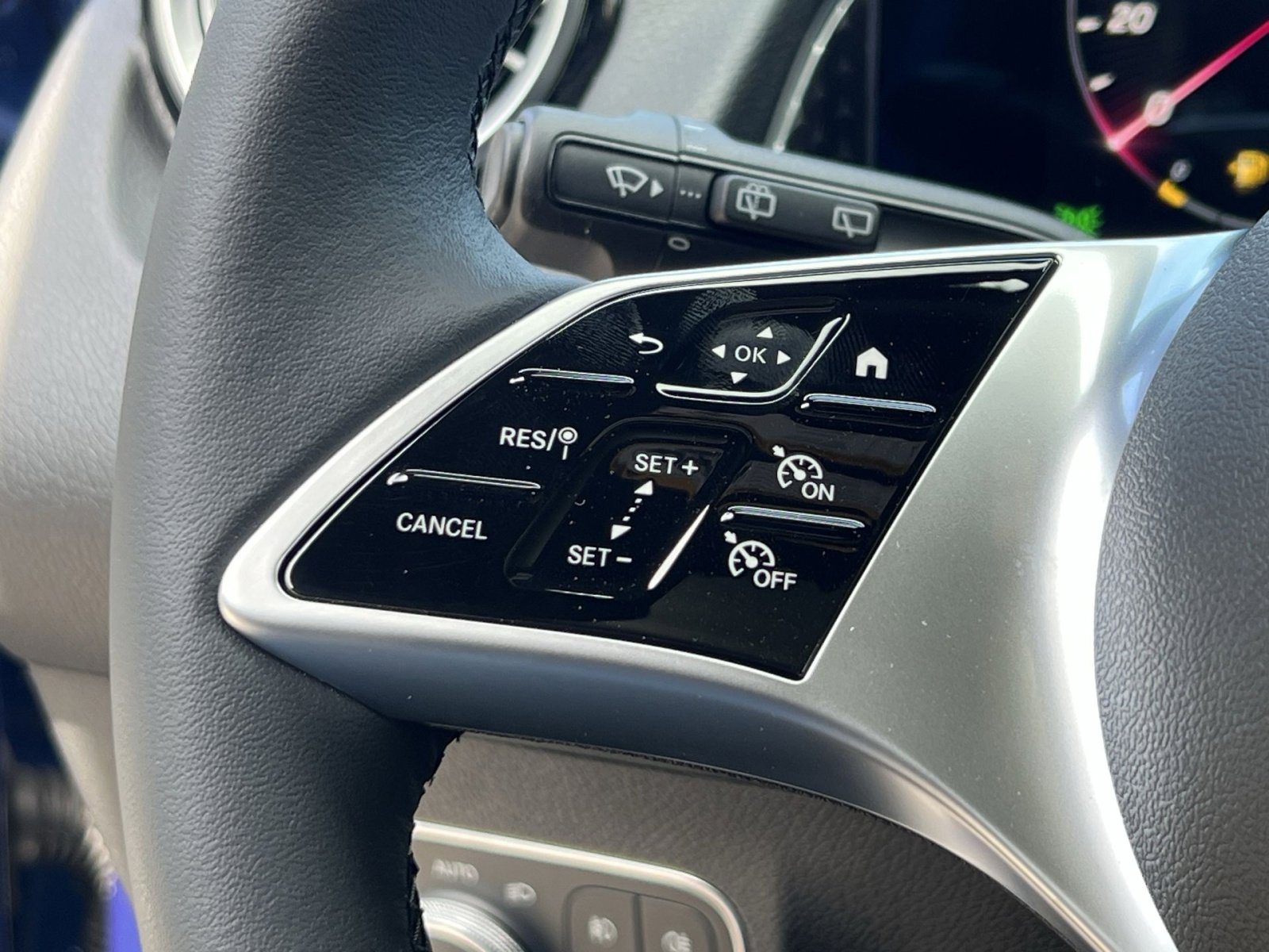 New 2026 Mercedes-Benz GLB 250 4MATIC image 35