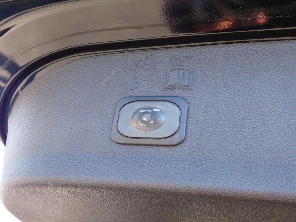 Used 2018 Ford Escape SEL image 8