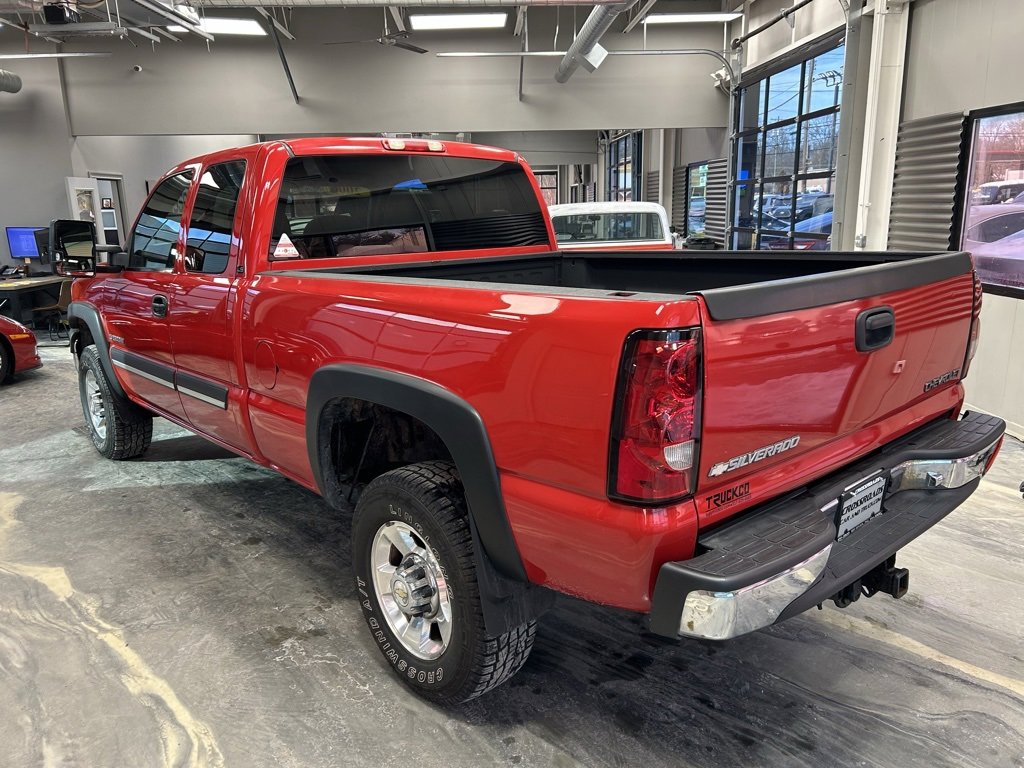 Used 2005 Chevrolet Silverado 2500 LS image 31