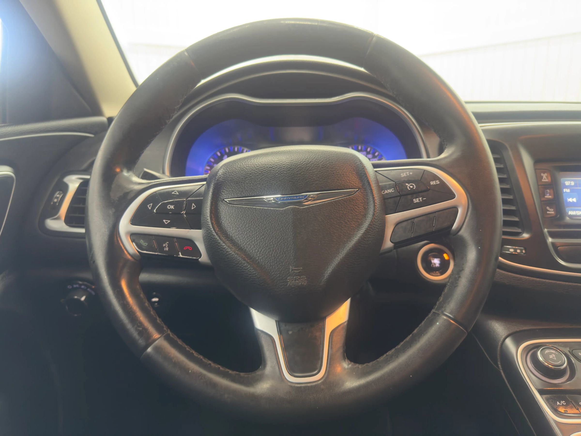 Used 2015 Chrysler 200 Limited w/ Convenience Group image 19