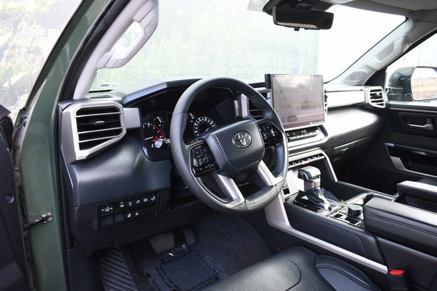 Used 2023 Toyota Tundra Limited image 14