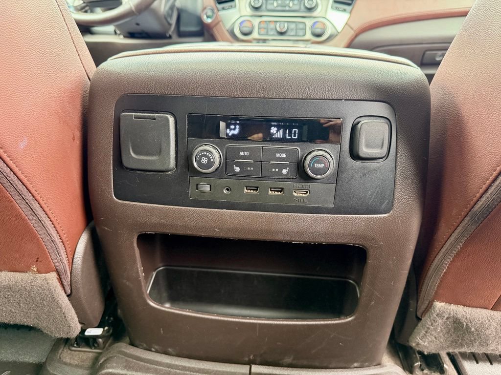 Used 2020 Chevrolet Suburban Premier AWD/4WD image 29