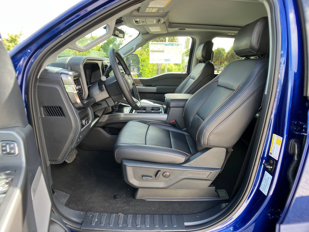 New 2026 Ford F250 Lariat w/ Black Appearance Package image 29