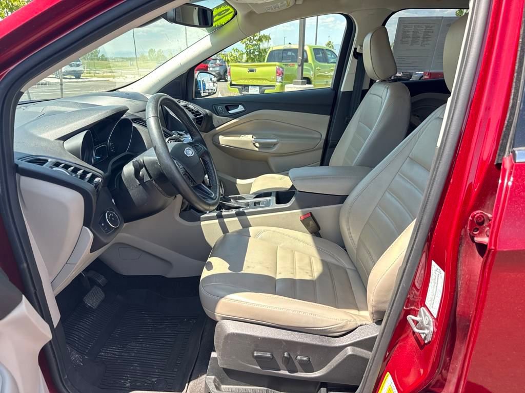 Used 2019 Ford Escape Titanium image 24