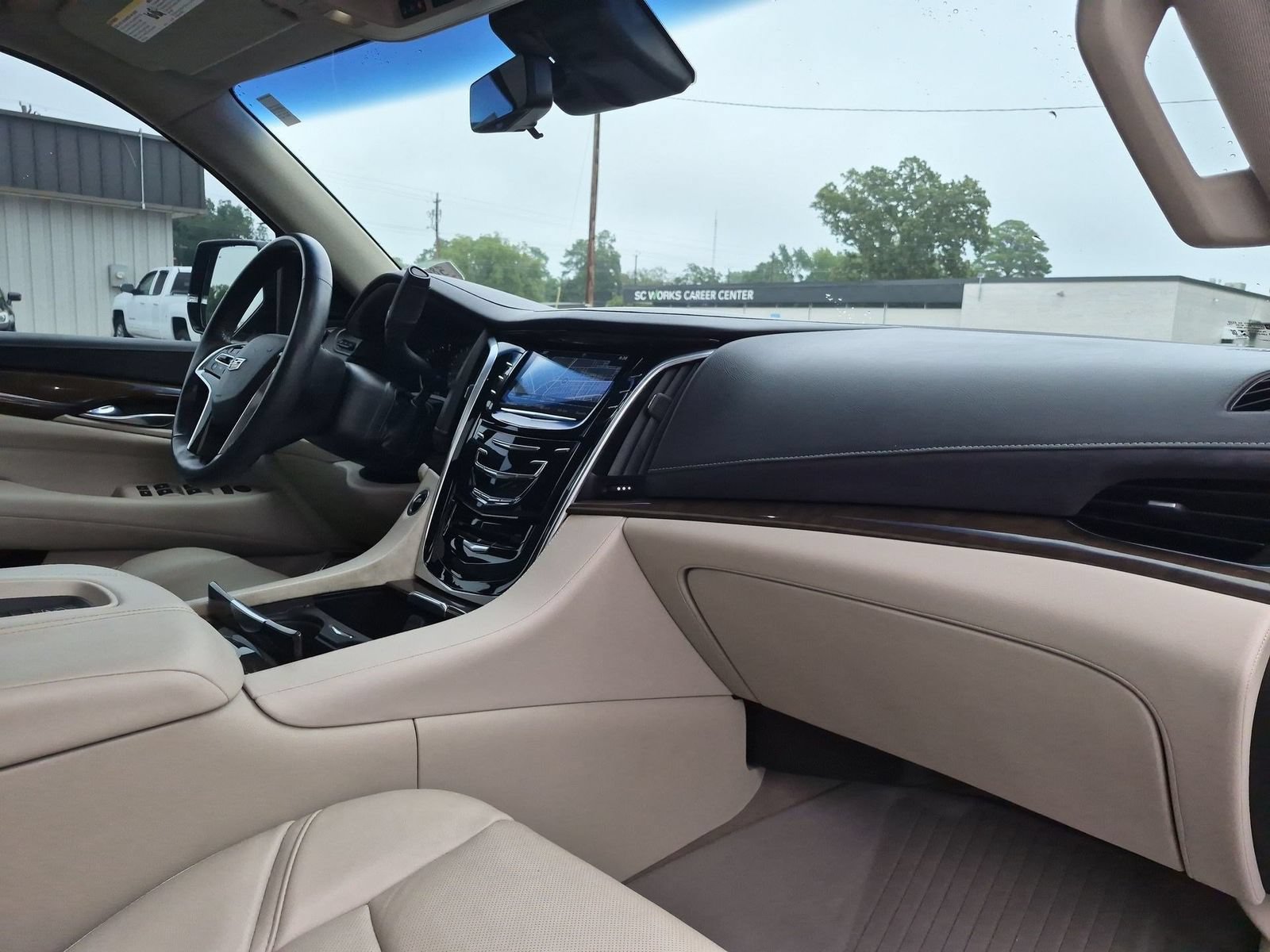 Certified 2019 Cadillac Escalade Luxury RWD image 32