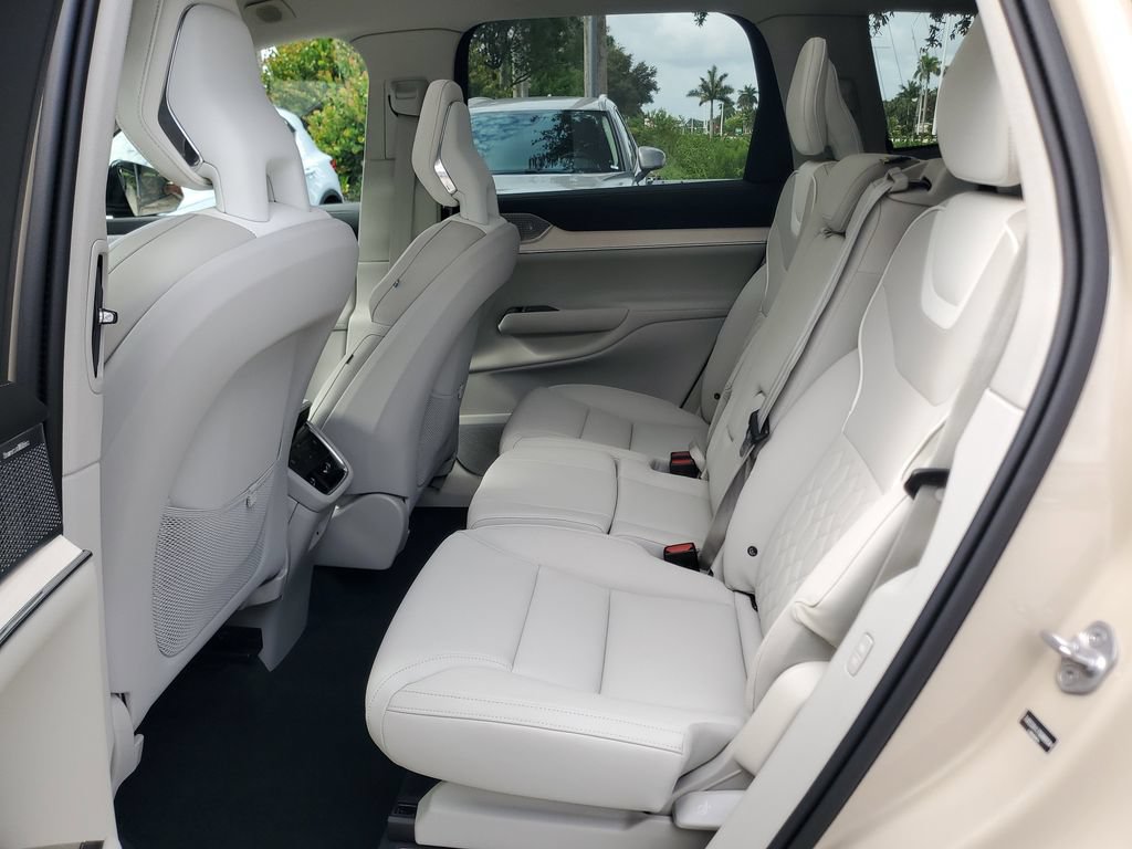 Certified 2025 Volvo EX90 Ultra AWD/4WD image 11