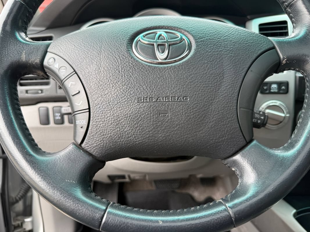 Used 2006 Toyota 4Runner SR5 AWD/4WD image 26