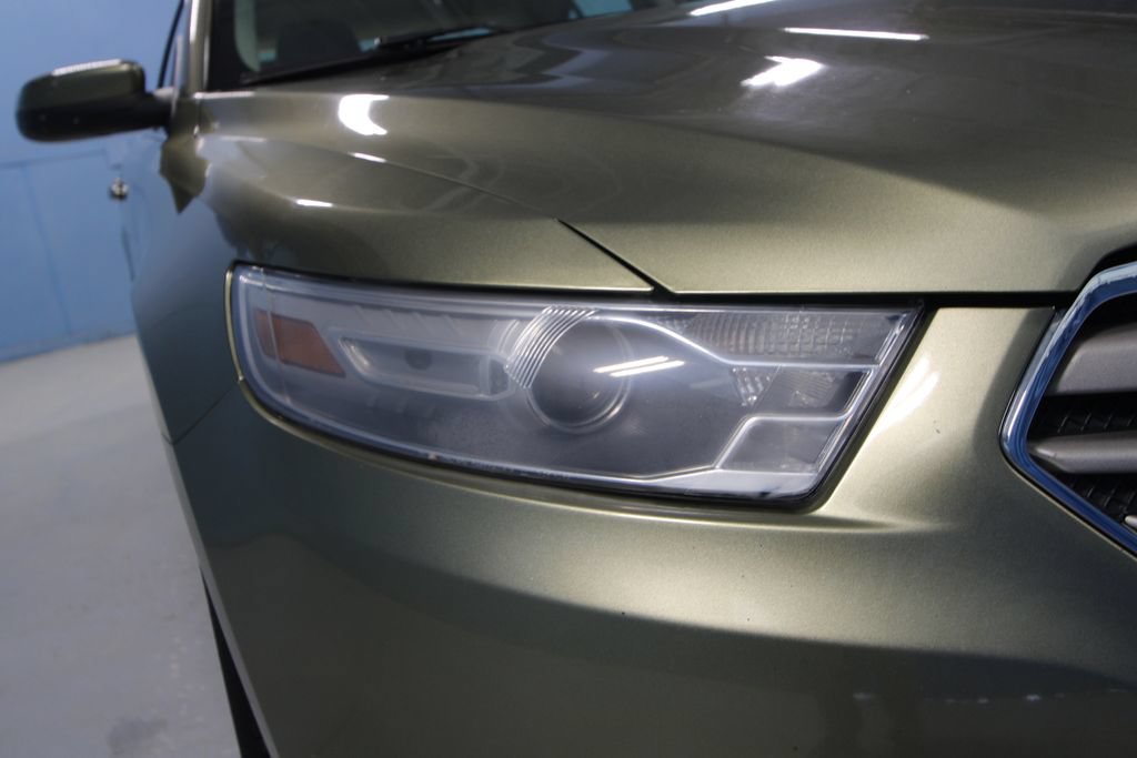 Used 2013 Ford Taurus SEL FWD image 31