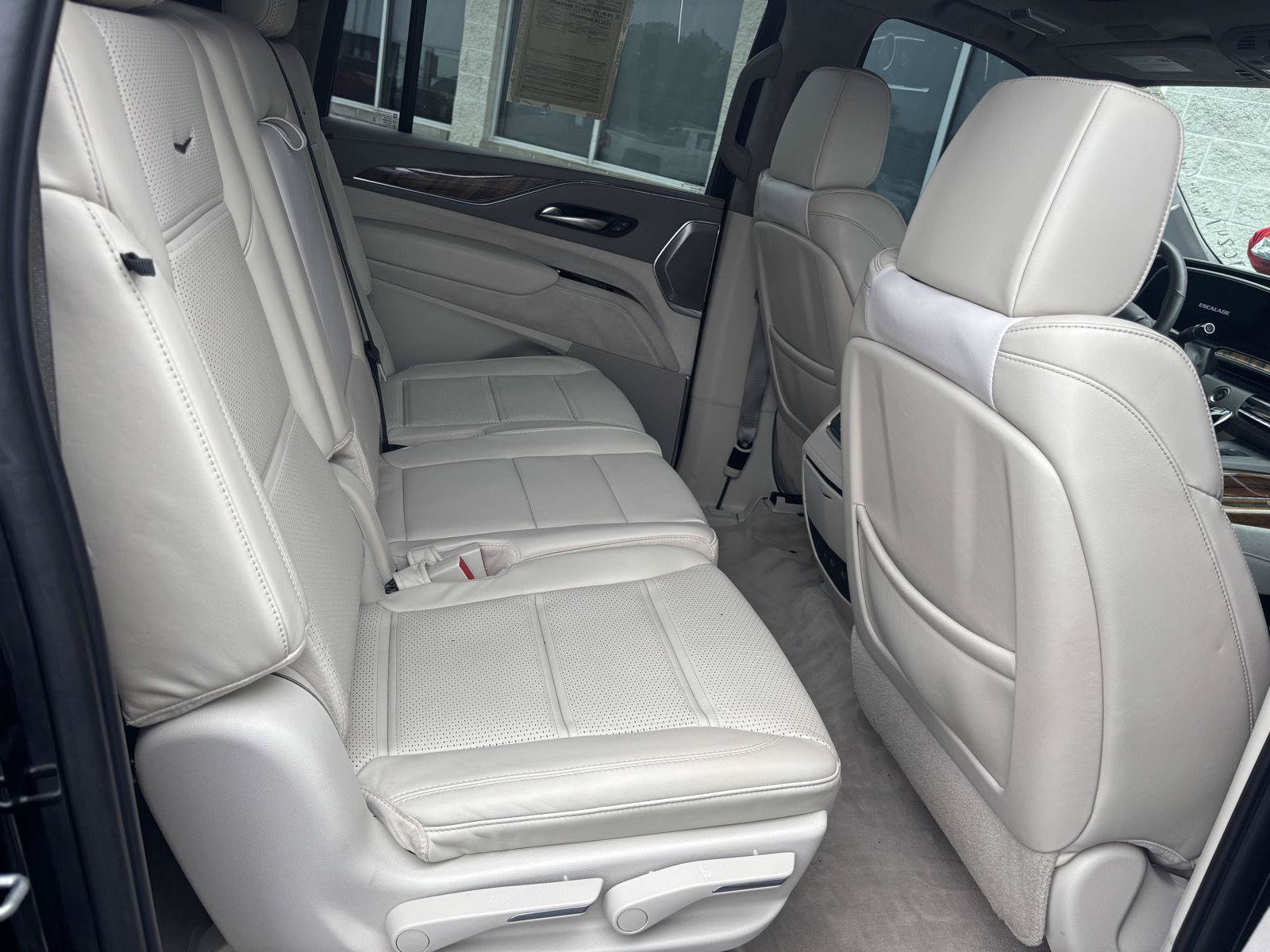 Used 2021 Cadillac Escalade ESV Premium Luxury Platinum AWD/4WD image 25