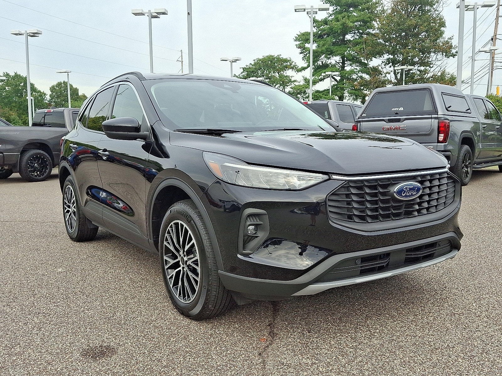 Certified 2024 Ford Escape SE image 2