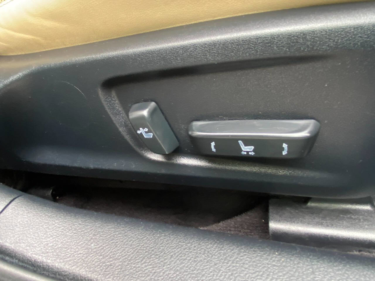 Used 2014 Lexus IS 350 w/ Navigation Package RWD image 53
