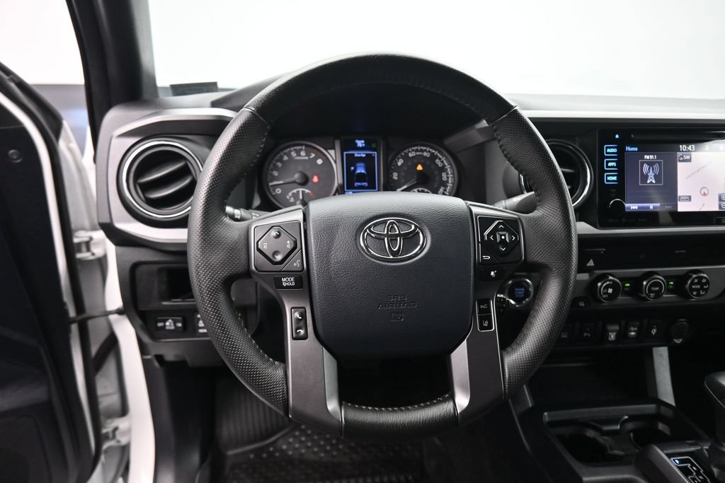 Used 2019 Toyota Tacoma TRD Off-Road AWD/4WD image 13