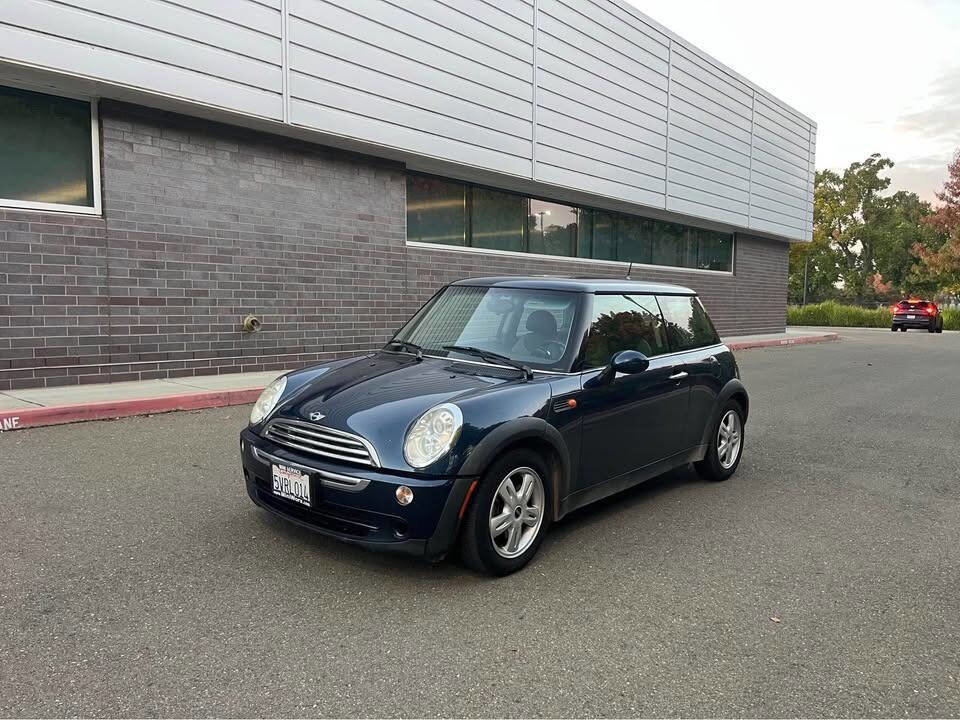 Used 2006 MINI Cooper Hardtop image 1