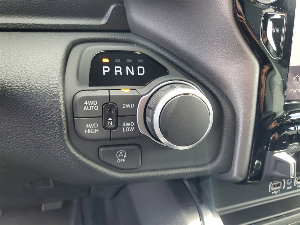 New 2025 RAM 1500 4x4 Crew Cab image 18