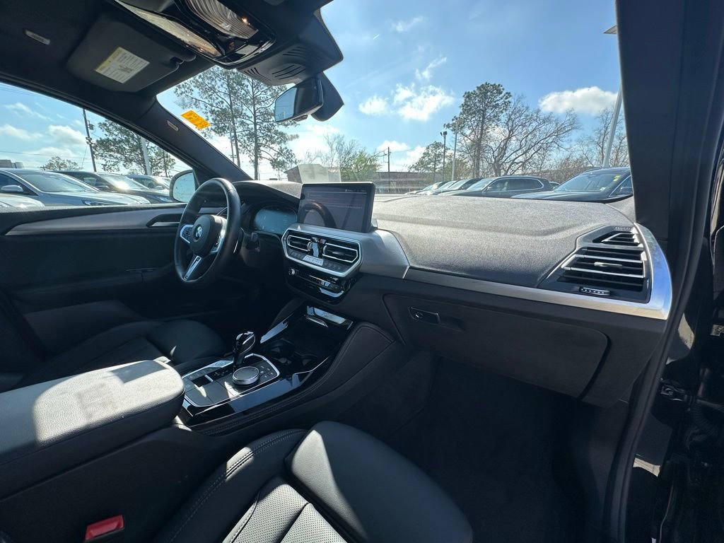 Certified 2025 BMW X4 xDrive30i image 31