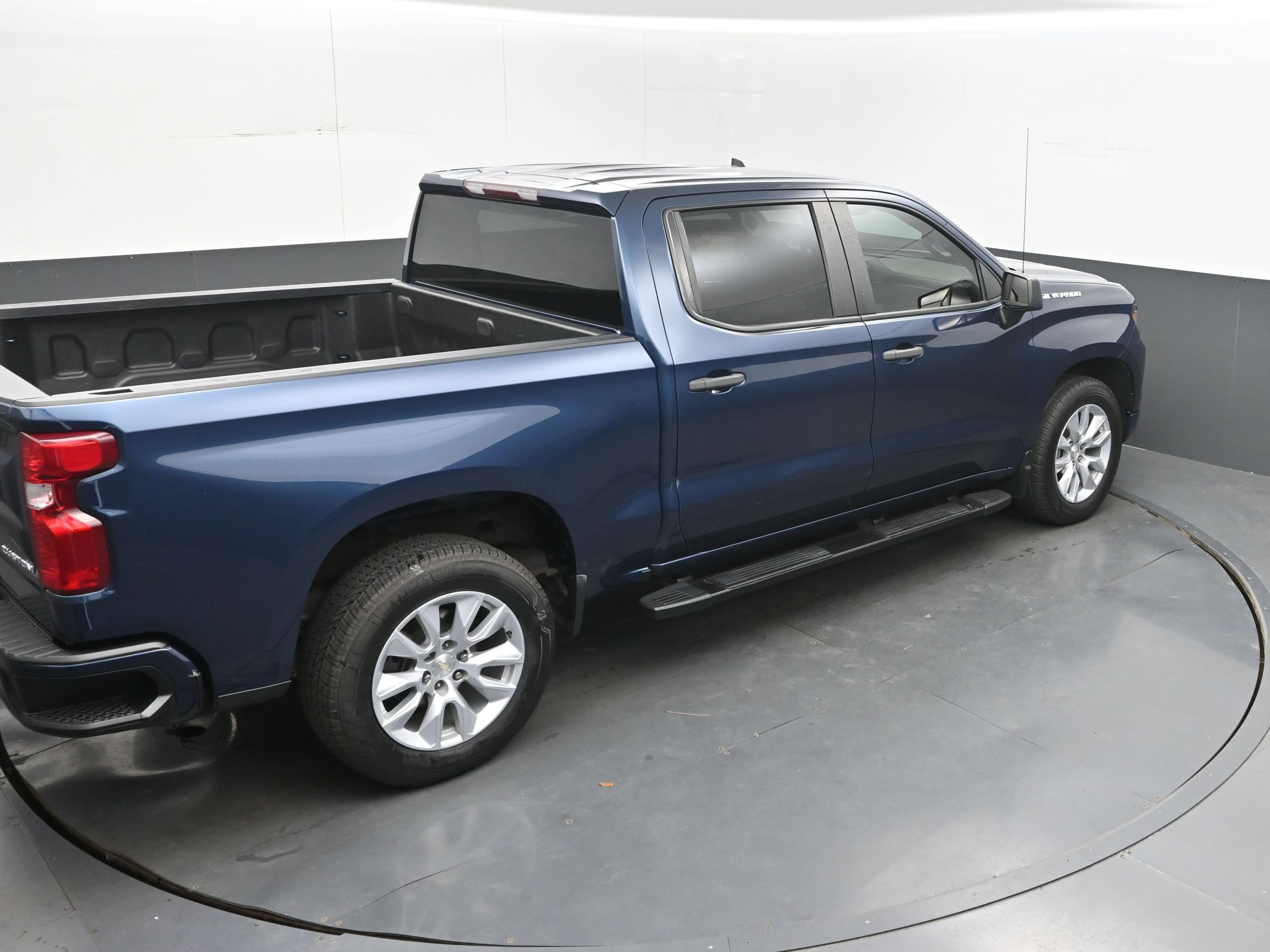 Used 2022 Chevrolet Silverado 1500 Custom RWD image 32