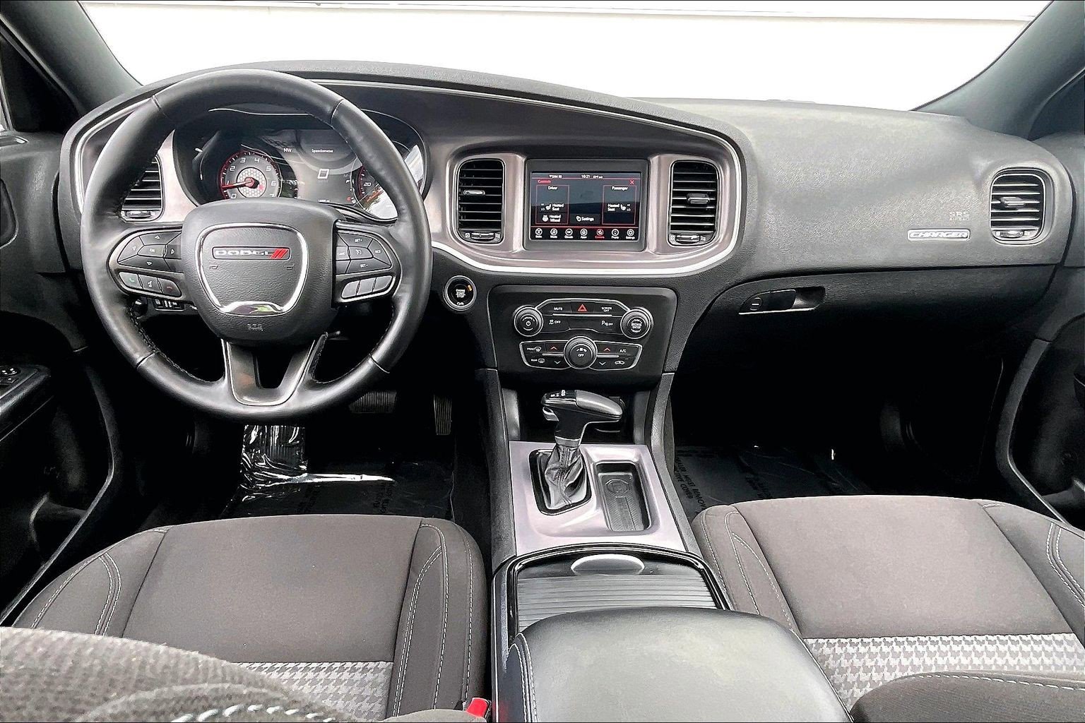 Used 2021 Dodge Charger SXT w/ Blacktop Package RWD image 19