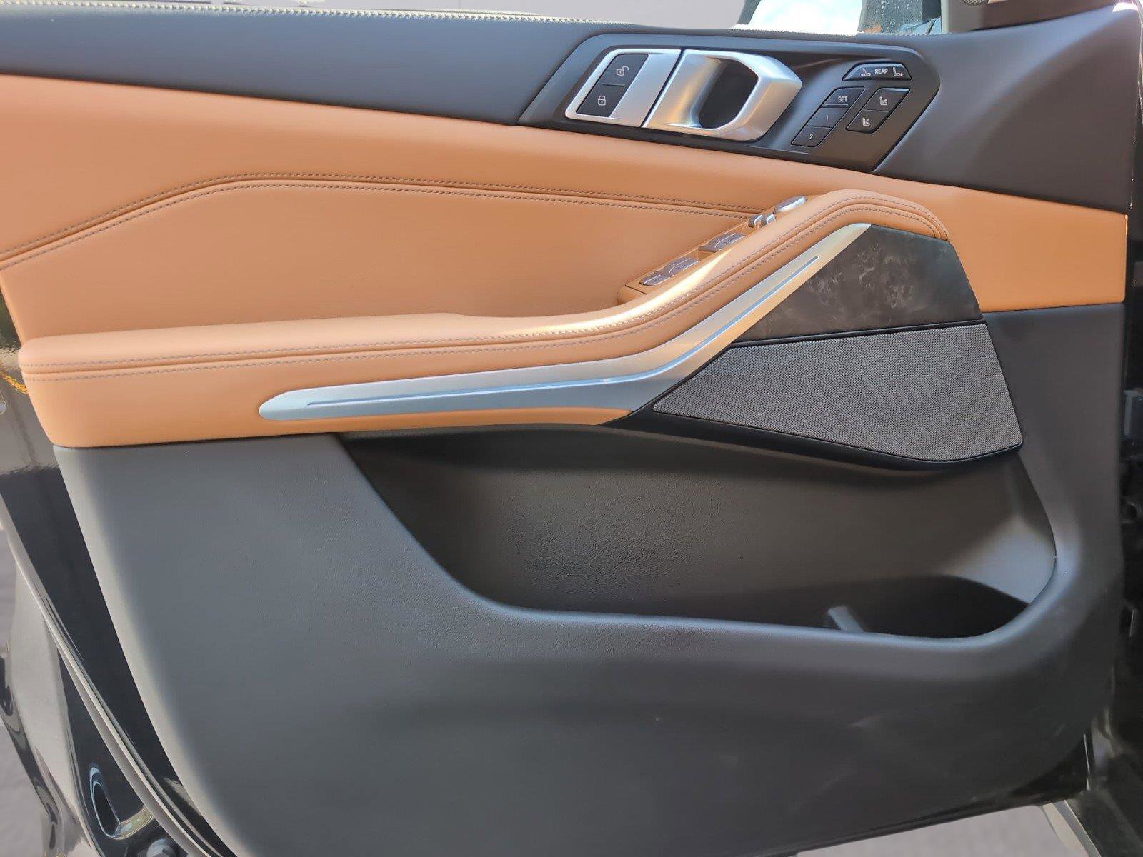 Used 2025 BMW X7 xDrive40i w/ Executive Package image 18