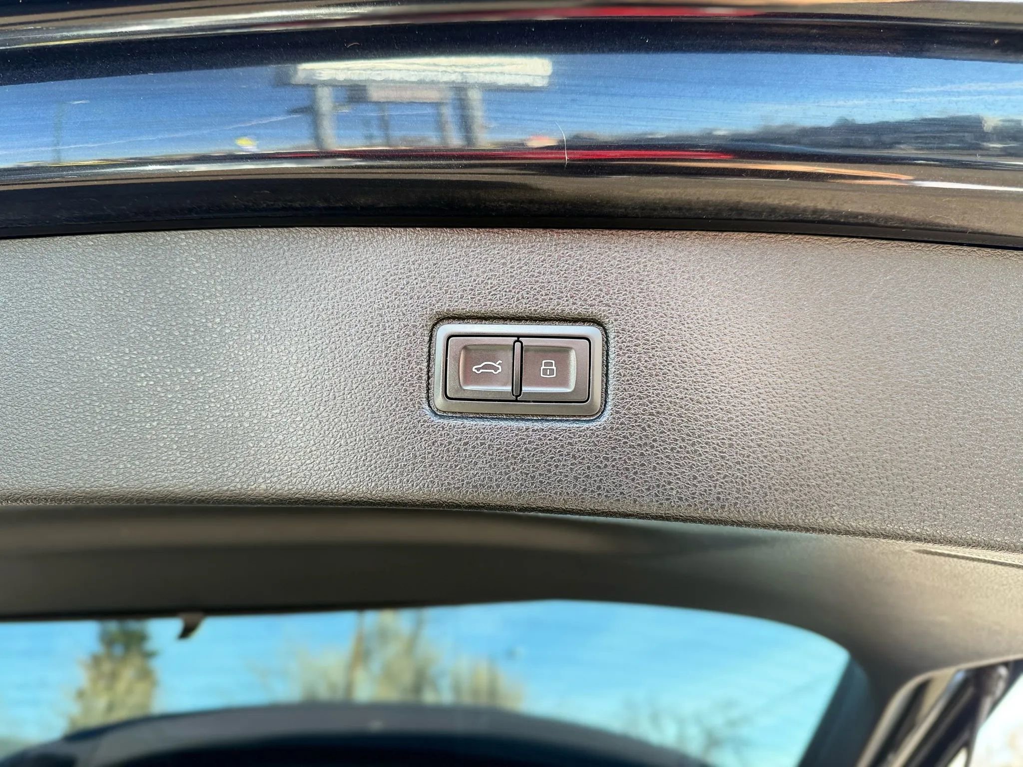 Used 2018 Audi Q7 3.0T Prestige w/ Prestige Package image 32