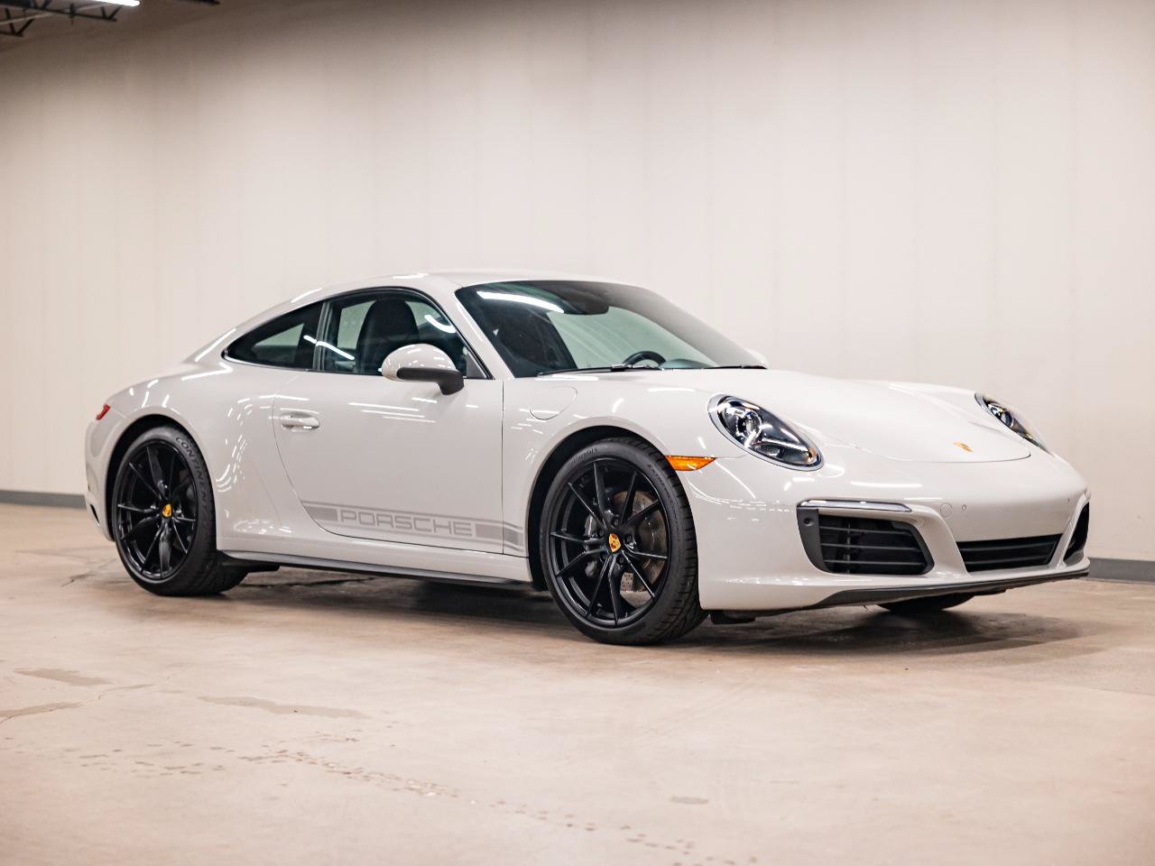 Used 2019 Porsche 911 Carrera 4 AWD/4WD image 7