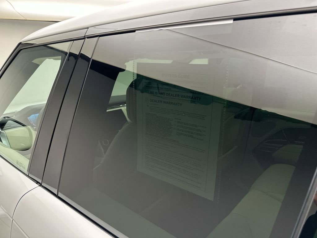 Certified 2023 Land Rover Range Rover SE image 28