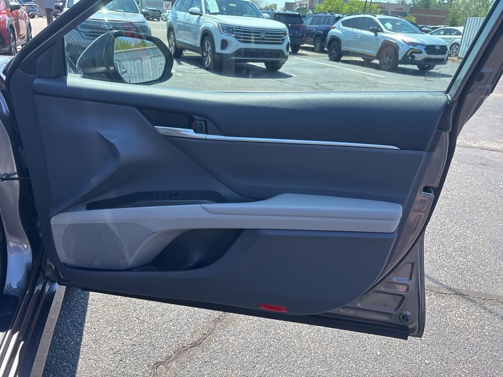 Used 2024 Toyota Camry LE image 30