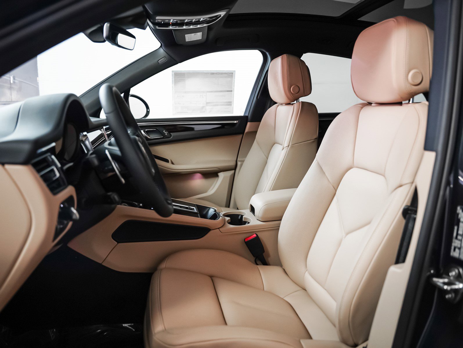 New 2026 Porsche Macan image 5