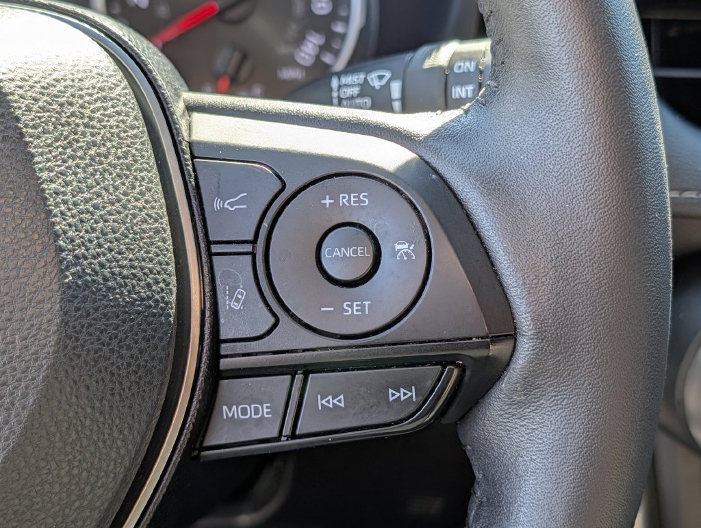 Used 2020 Toyota RAV4 XLE w/ XLE Grade Weather Package AWD/4WD image 22