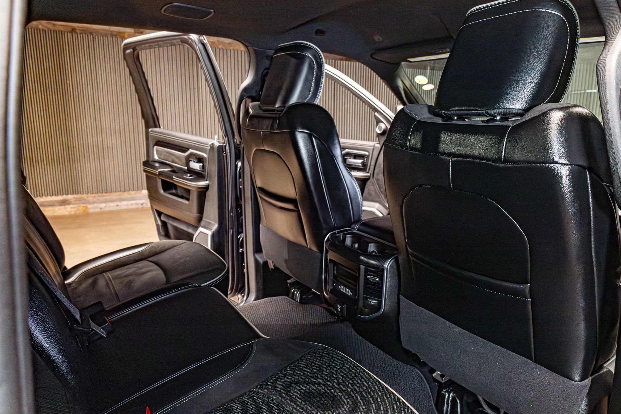 Used 2024 RAM 3500 Laramie w/ Night Edition image 26