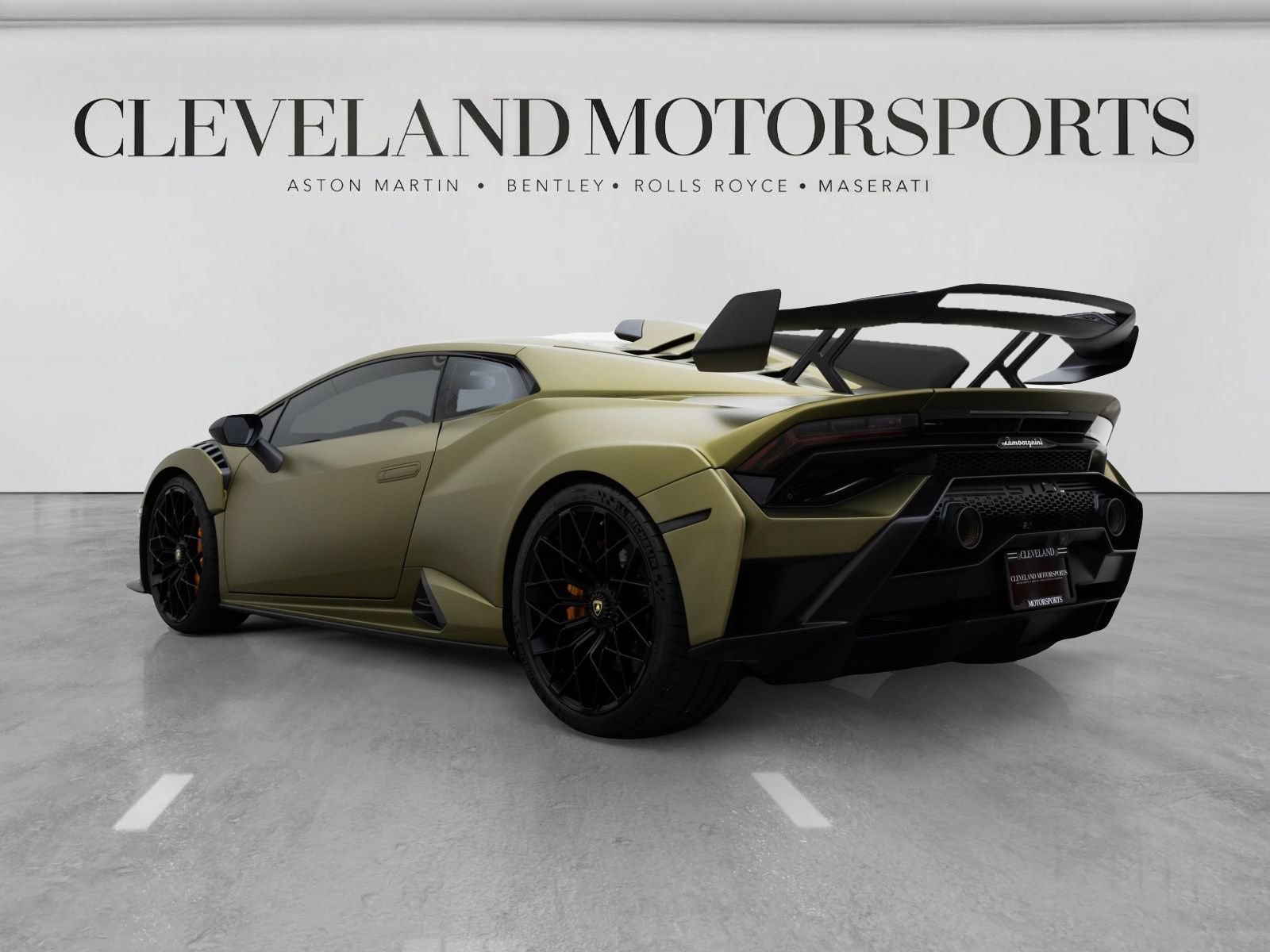 Used 2022 Lamborghini Huracan STO RWD image 2