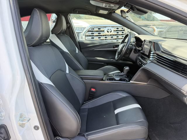 Used 2025 Toyota Camry SE FWD image 30