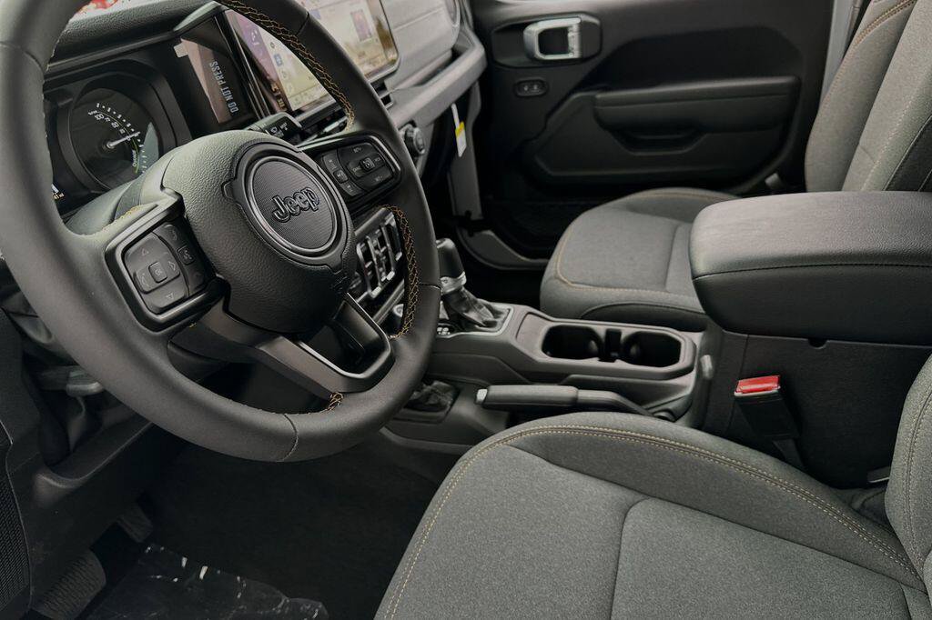 New 2024 Jeep Wrangler Unlimited w/ Convenience Group AWD/4WD image 7