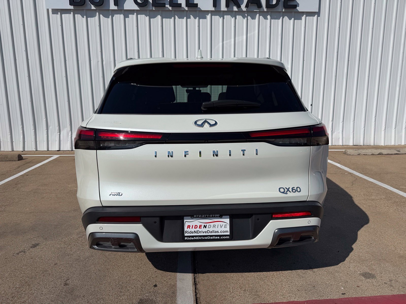 Used 2023 INFINITI QX60 Sensory AWD/4WD image 6