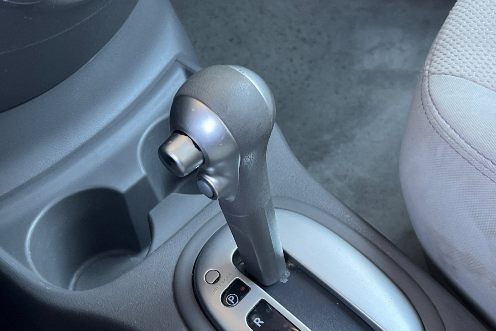 Used 2014 Nissan Versa SV FWD image 19